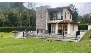 VENTA ELEGANTE CHALET UNIDAD CERRADA SALENTO QUINDIO