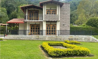 VENTA ELEGANTE CHALET UNIDAD CERRADA SALENTO QUINDIO