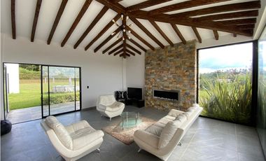 Venta de casa campestre en Marinilla Vereda Las Mercedes