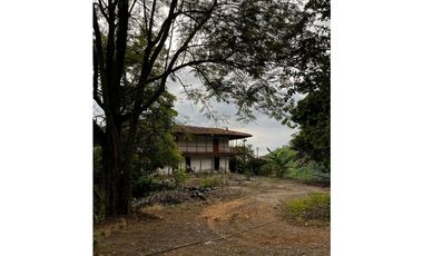 SE VENDE FINCA  ENTRE  LA VIRGINIA  Y SANTUARIO