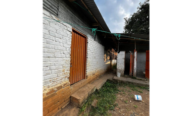 SE VENDE FINCA  ENTRE  LA VIRGINIA  Y SANTUARIO