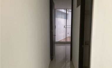 Venta oficina edificio Xcaret en Laureles