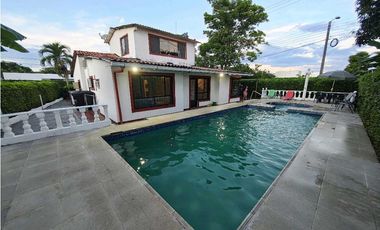 SE ALQUILA FINCA POR DIAS CON PISCINA EN FLANDES CONDOMINIO SANTA ANA