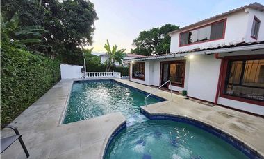 SE ALQUILA FINCA POR DIAS CON PISCINA EN FLANDES CONDOMINIO SANTA ANA