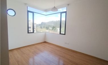 Monteserrín, Departamento en Renta, 250m2, 4 Habitaciones