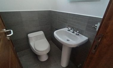 Monteserrín, Departamento en Renta, 250m2, 4 Habitaciones
