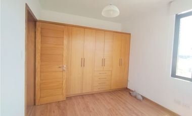 Monteserrín, Departamento en Renta, 250m2, 4 Habitaciones