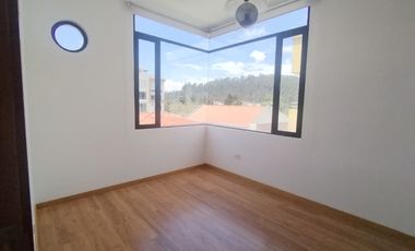 Monteserrín, Departamento en Renta, 250m2, 4 Habitaciones