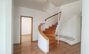 Monteserrín, Departamento en Renta, 250m2, 4 Habitaciones