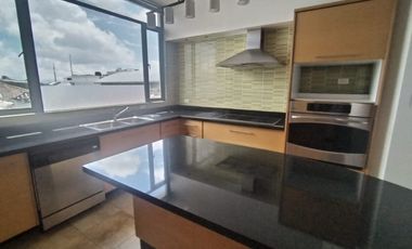 Monteserrín, Departamento en Renta, 250m2, 4 Habitaciones