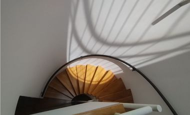 Monteserrín, Departamento en Renta, 250m2, 4 Habitaciones