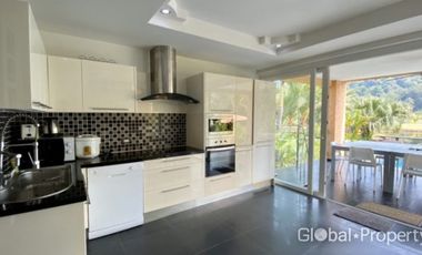 3-bedroom pool villa with mountain and lake views on Koh Chang