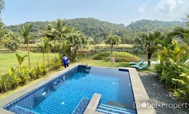 3-bedroom pool villa with mountain and lake views on Koh Chang