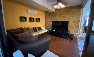 Embassy Garden. Casa remodelada