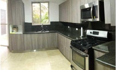 Embassy Garden. Casa remodelada