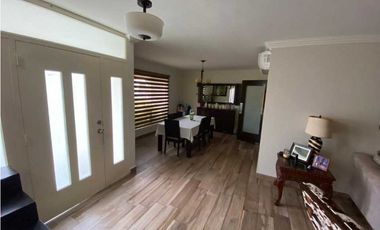 Embassy Garden. Casa remodelada