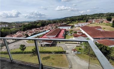 ALQUILER DE APARTAMENTO EN PH PINE HIIS  CLAYTON
