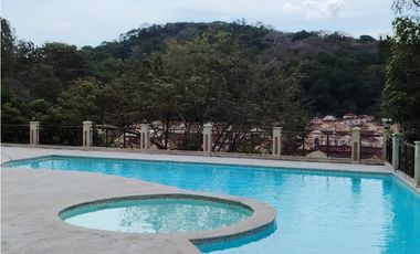 ALQUILER DE APARTAMENTO EN PH PINE HIIS  CLAYTON