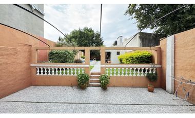 VENTA CASA 3 DORMITORIOS PATIO CON PISCINA Y QUINCHO
