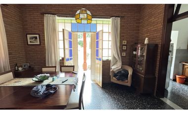 VENTA CASA 3 DORMITORIOS PATIO CON PISCINA Y QUINCHO