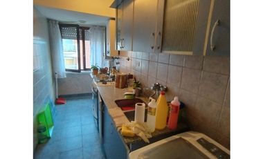 3 ambientes a la calle. Vereda de sol Z/  Moreno y Jujuy