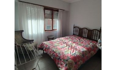 3 ambientes a la calle. Vereda de sol Z/  Moreno y Jujuy