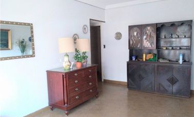 3 ambientes a la calle. Vereda de sol Z/  Moreno y Jujuy