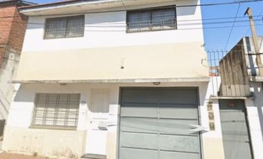 Casa PH en venta en Bernal Oeste
