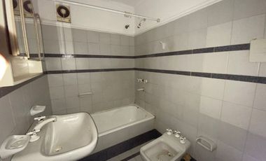 VENTA DEPARTAMENTO 2 DORMITORIOS Y COCHERA CENTRO