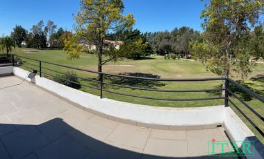 Casa en alquiler de 6 ambientes c/ garage, pileta y vista golf en Canning