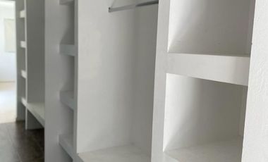 Casa en alquiler de 6 ambientes c/ garage, pileta y vista golf en Canning