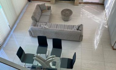 Casa en alquiler de 6 ambientes c/ garage, pileta y vista golf en Canning