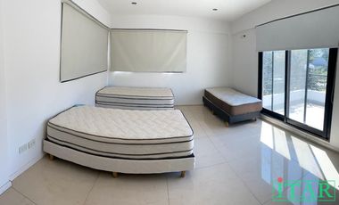 Casa en alquiler de 6 ambientes c/ garage, pileta y vista golf en Canning