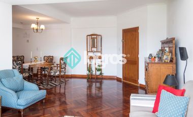 Departamento en venta de 3 dormitorios con cochera en Macrocentro