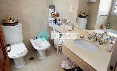Departamento en venta de 3 dormitorios con cochera en Macrocentro