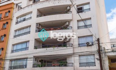 Departamento en venta de 3 dormitorios con cochera en Macrocentro