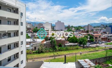 Departamento en venta de 3 dormitorios con cochera en Macrocentro