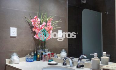 Departamento en venta de 3 dormitorios con cochera en Macrocentro
