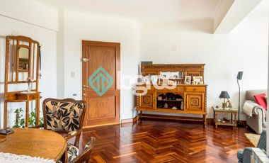 Departamento en venta de 3 dormitorios con cochera en Macrocentro