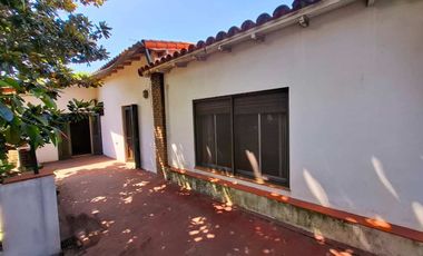 CASA 5 AMBIENTES VENTA LOMAS DE ZAMORA LOTE 17x47