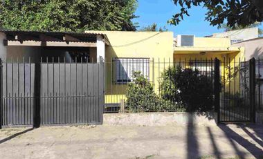CASA EN VENTA LONGCHAMPS 3 AMBIENTES APTO CREDITO