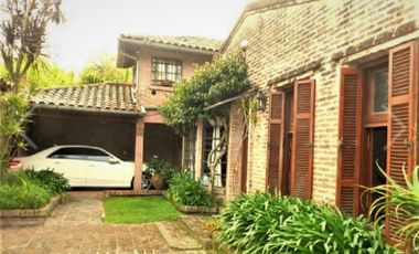 CASA 5 AMBIENTES ING. MASCHWITZ BARRIO GREEN HILLS