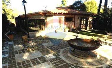 CASA 5 AMBIENTES ING. MASCHWITZ BARRIO GREEN HILLS