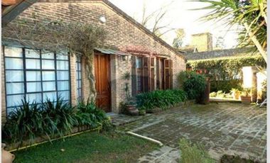 CASA 5 AMBIENTES ING. MASCHWITZ BARRIO GREEN HILLS