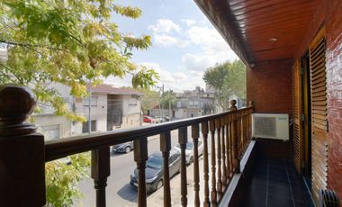 Venta Casa 4 ambientes en Mataderos