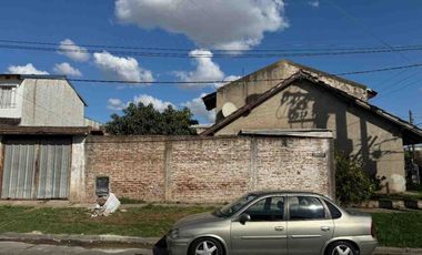 Venta casa 3 ambientes con patio lavadero Quilmes