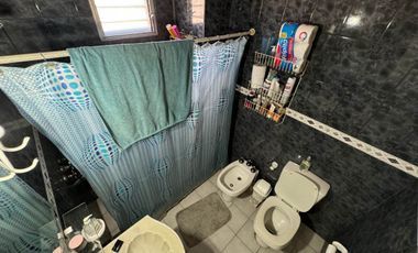 Venta casa 3 ambientes con patio lavadero Quilmes