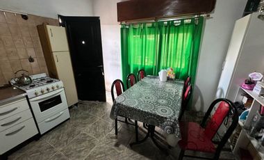 Venta casa 3 ambientes con patio lavadero Quilmes