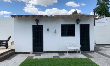 VENTA CASA 4 AMBIENTES MORON PILETA QUINCHO COCHER