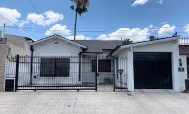 VENTA CASA 4 AMBIENTES MORON PILETA QUINCHO COCHER